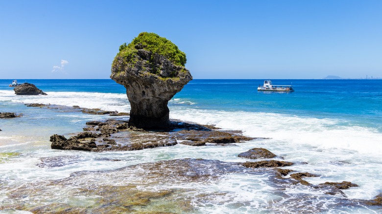 Vase Rock Beach on a clear day