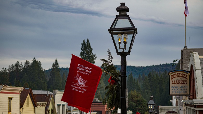 Victorian Christmas banner in Nevada City