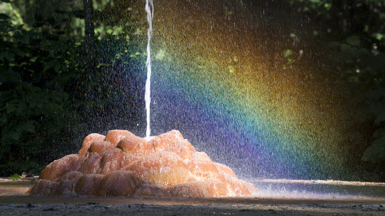 View of Geyser Island Spouter with rainbow