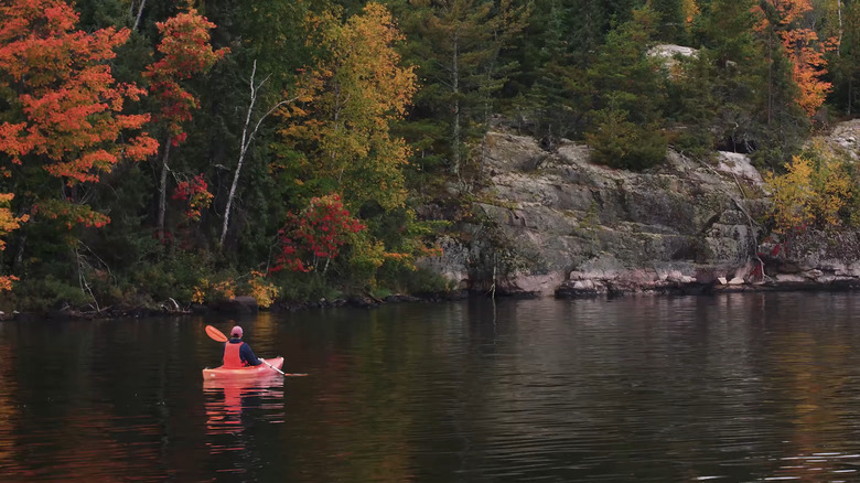 paddling kayak  Voyageurs