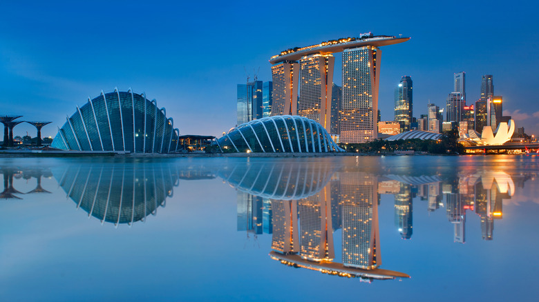 Marina Bay in Singapore at night