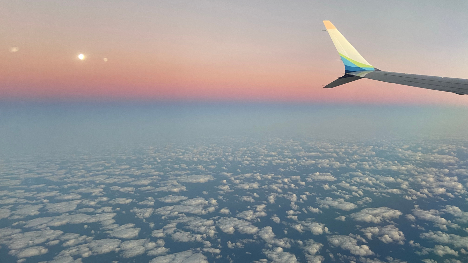 The Unsettling Reason Why Planes Typically Avoid Flying Over The ...