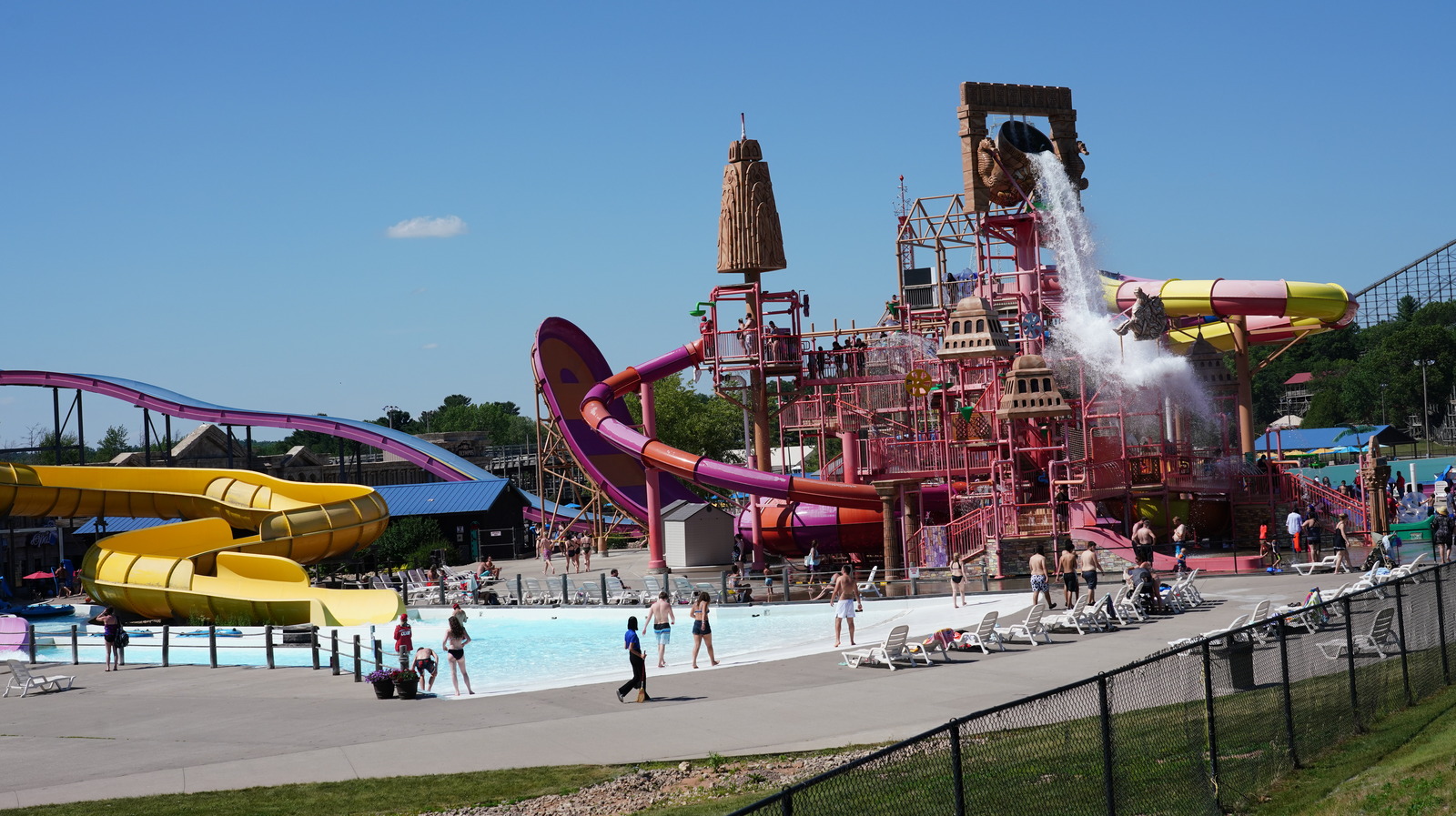 The Water Park Capital Of The World Is An Iconic Midwest Gem Perfect ...