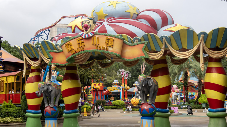 A circus-themed gate at the Chimelong theme park