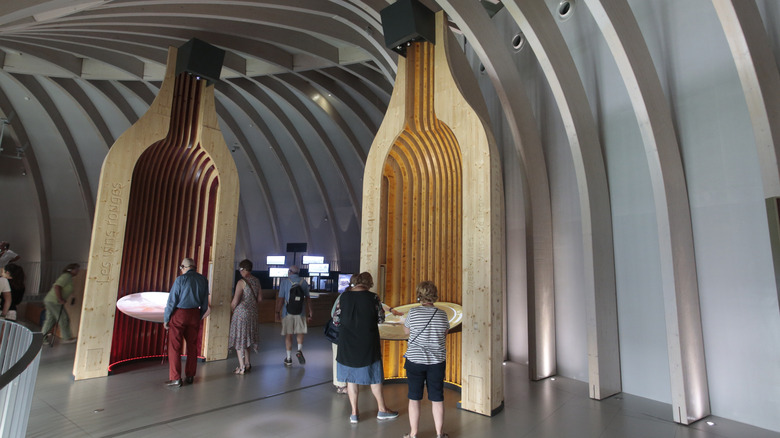 People learning about wine at La Cité du Vin