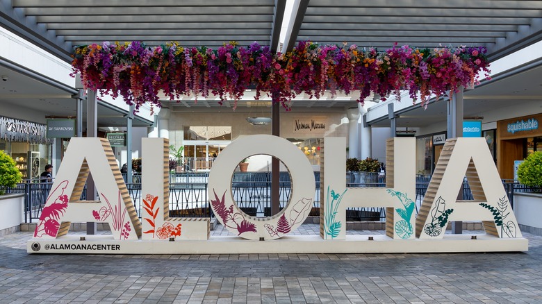 Aloha sign at Ala Moana Center