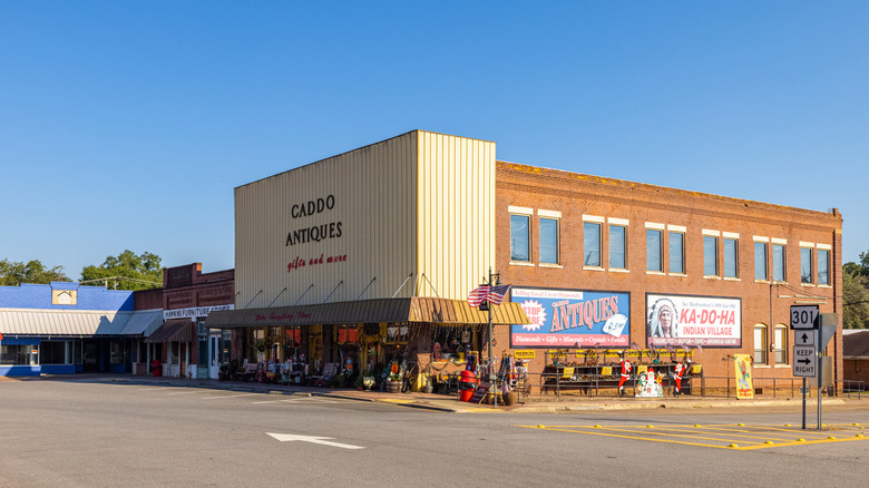 Street view of town center and antique store