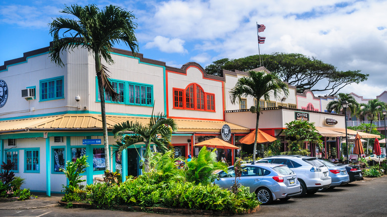 Colorful shops in Haleiwa at the North Shore Marketplace