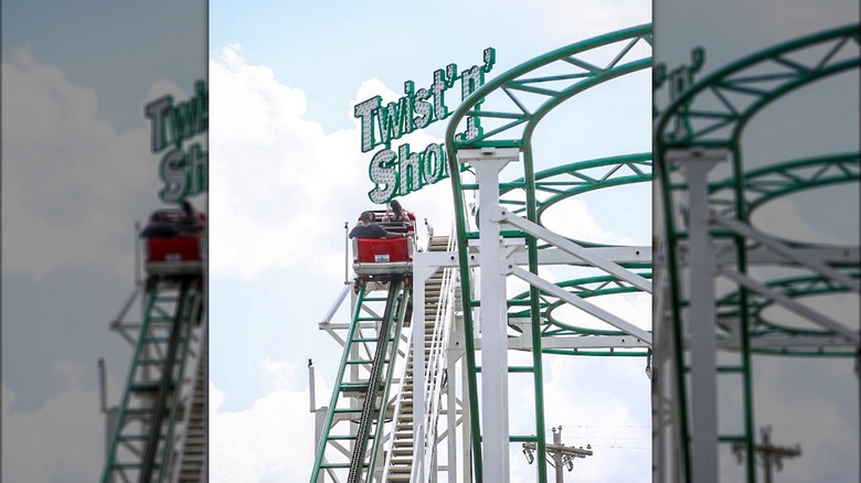 Twist n' Shout ride at Family Kingdom Amusement Park