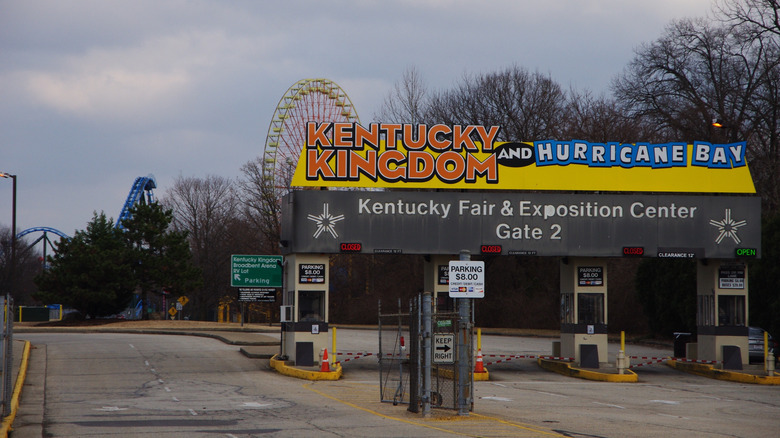 The entrance to Kentucky Kingdom