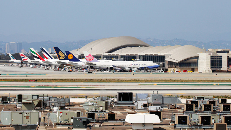 Planes at LAX airport terminal