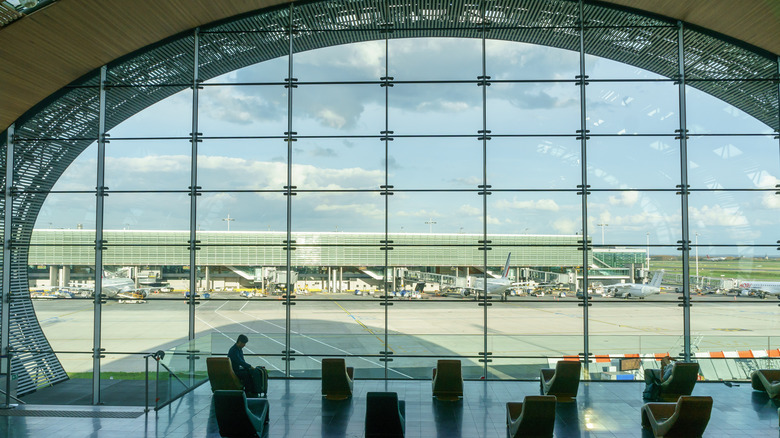 Paris' Charles de Gaulle airport