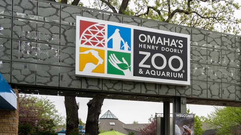 Henry Doorly Zoo entrance in Omaha, Nebraska