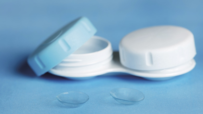 Contact lenses and case