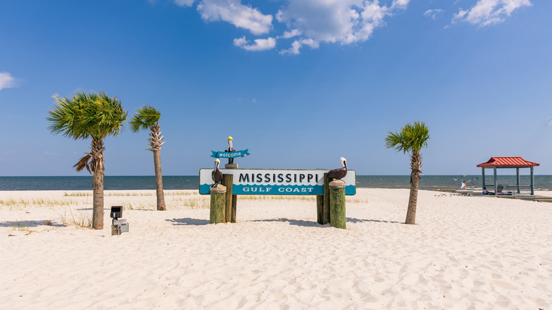 Welcome sign at Gulfport coast