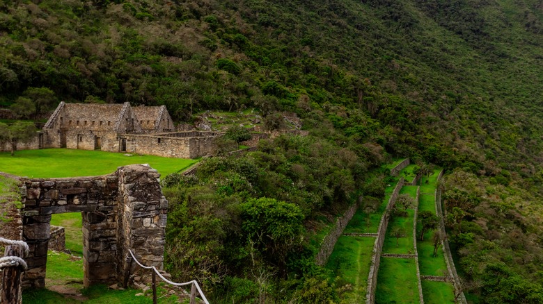 stone buildings jungle Choquequirao