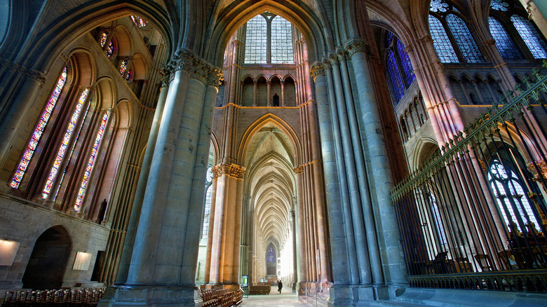 Tour the Reims Cathedral