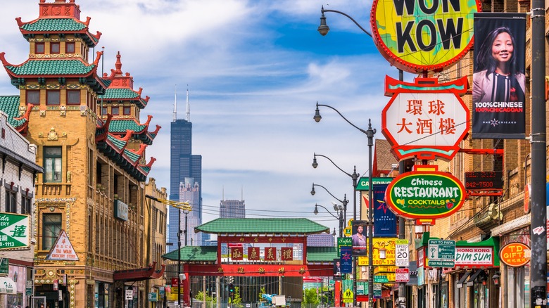 Wentworth Avenue, Chicago Chinatown