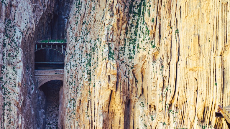 narrow passage in cliff Caminito del Rey