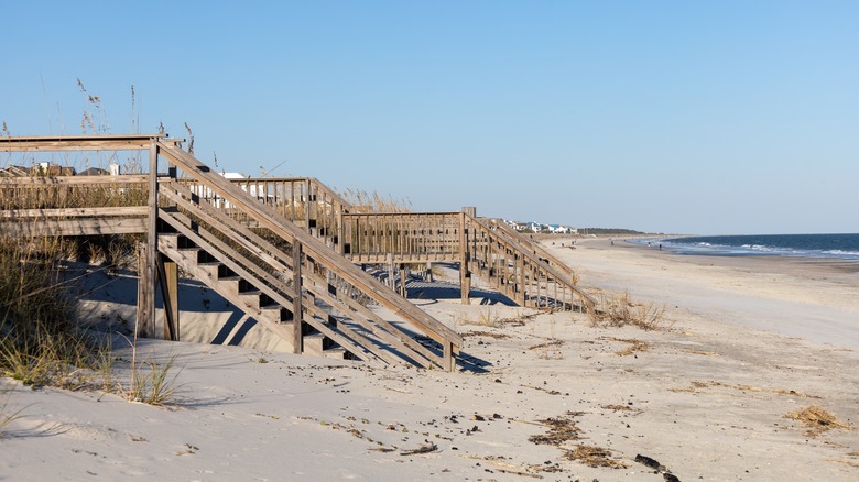 Beach accesses near Litchfield Beach 