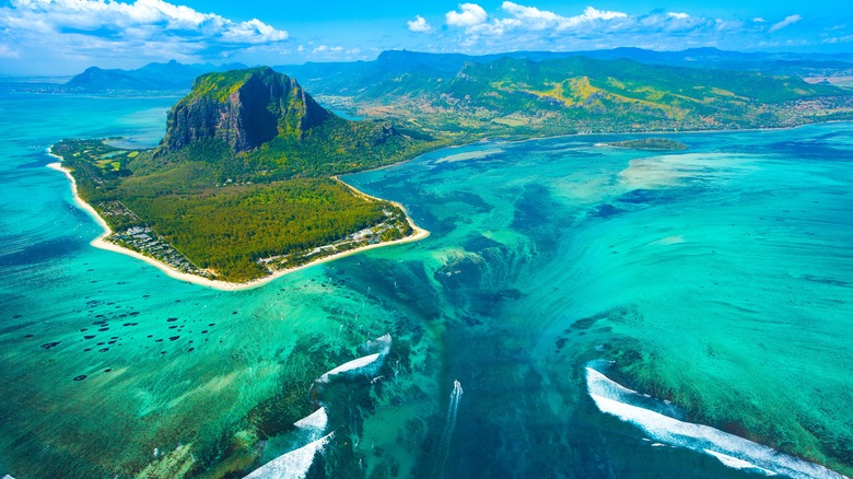 Mauritius with underwater waterfall 