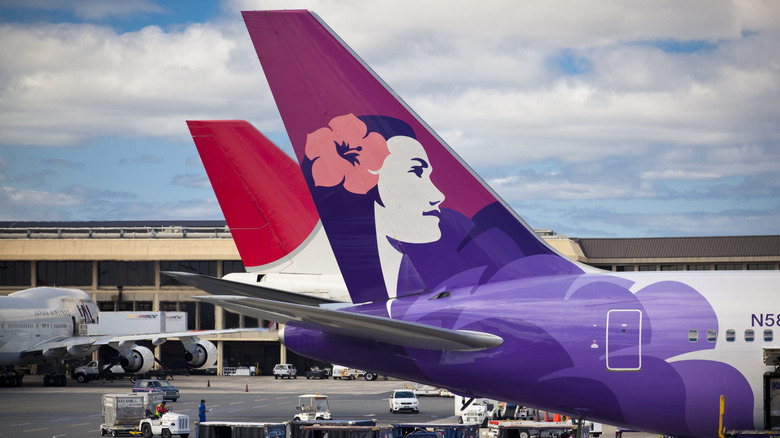 A Hawaiian airplane at the Honolulu airport