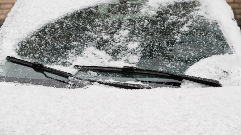 car windshield wipers in snow
