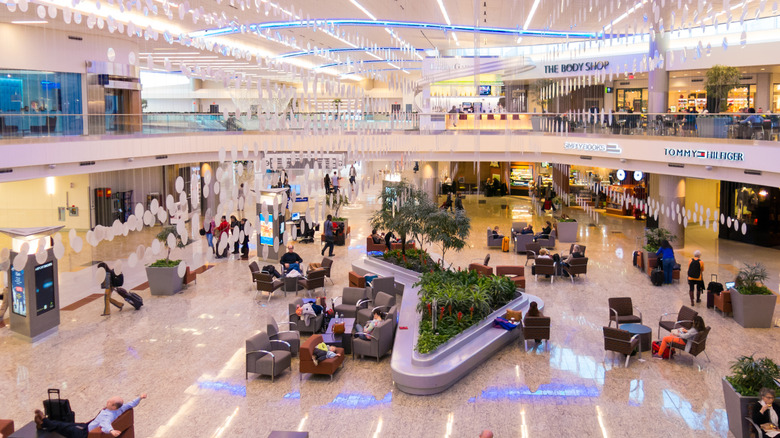 ATL airport concourse and seating area for passengers