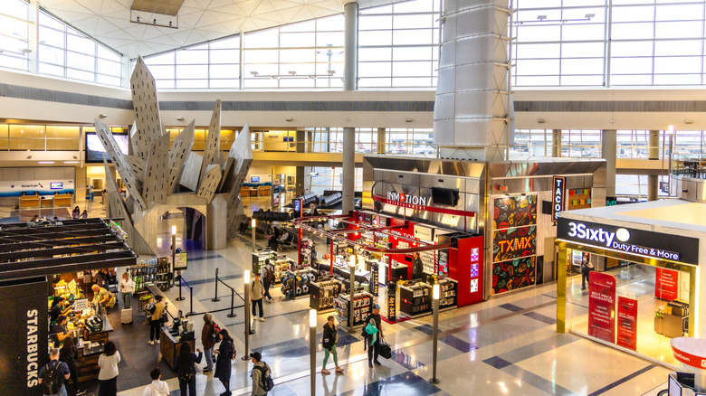 Shopping area in DFW airport terminal