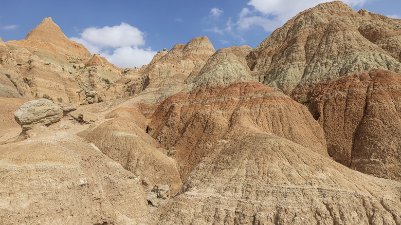Saddle Pass Trail in Badlands