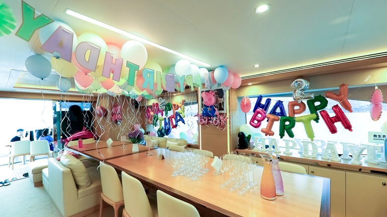 Birthday decorations on a cruise