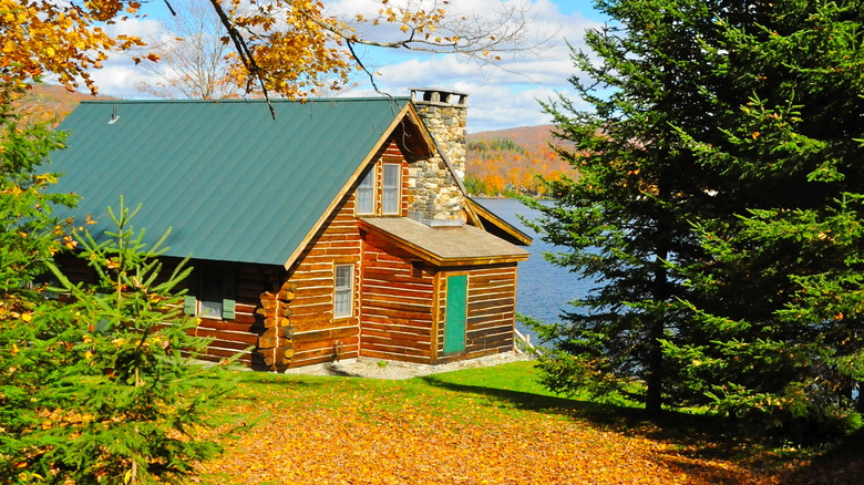 A rustic lakefront cottage in Vermont