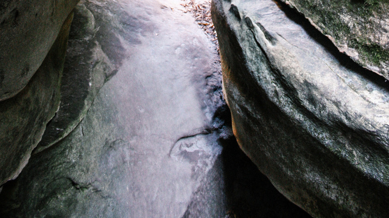 Hike to The Great Channels Slot Canyon in the mountains of Virginia