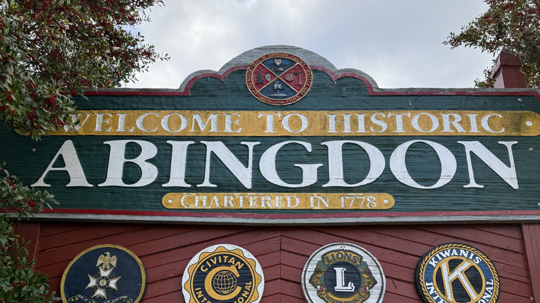 Welcome to Historic Abingdon sign