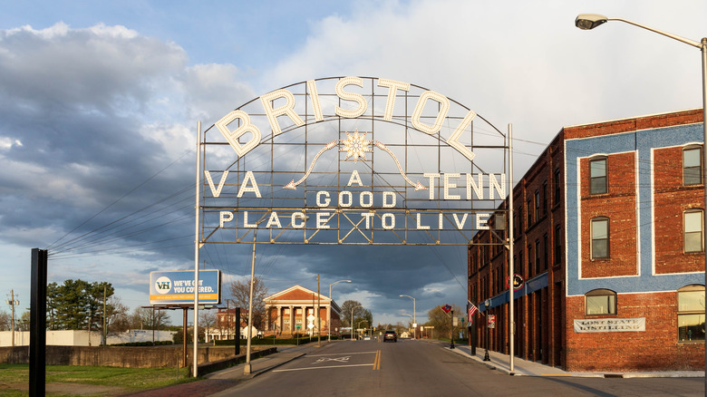 A white arching Bristol Virginia/Tennessee sign