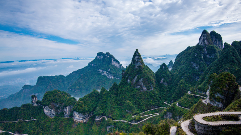 China's famously twisty Tongtian Avenue, aka 99 Bends