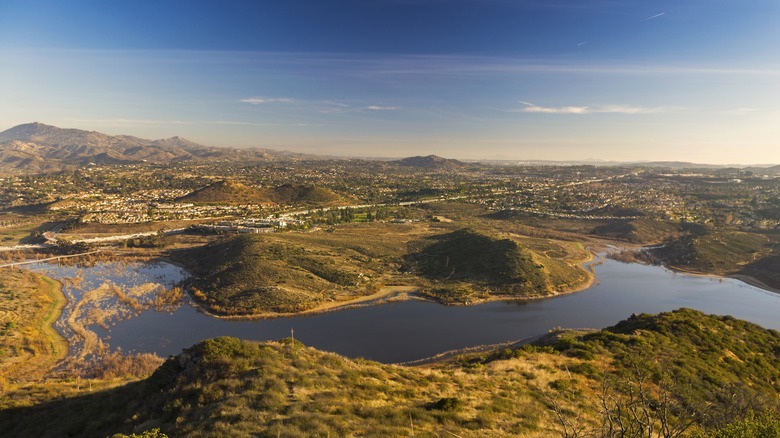 panoramic views of scenery from Lake Hodges and summit of moutain peak