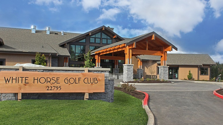 white horse golf club clubhouse