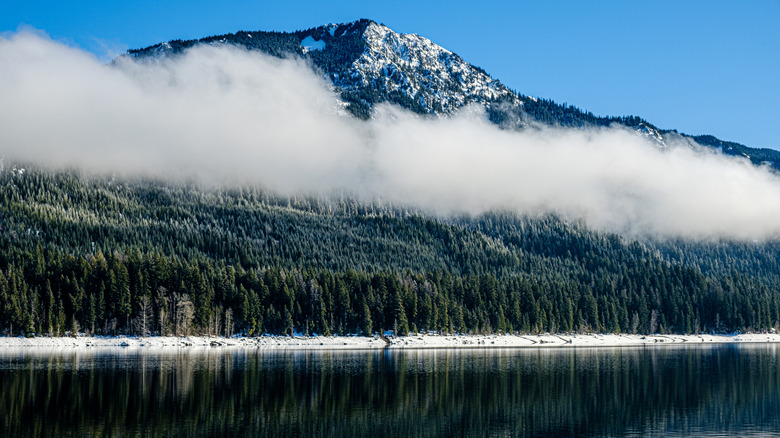 A mountian overlooking Lake Cle Elum