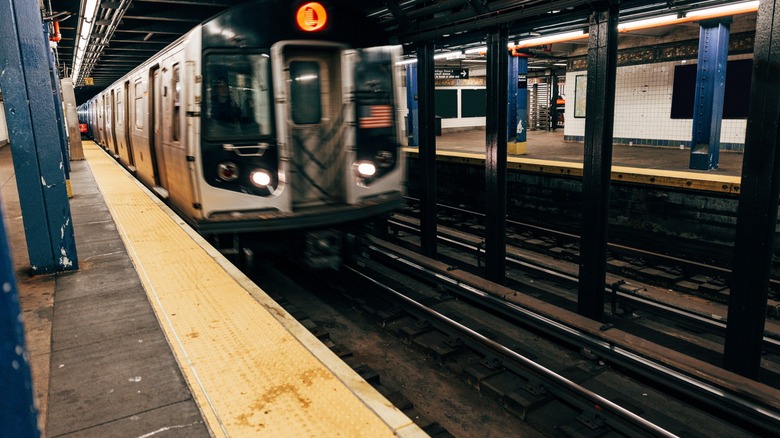 L train rushes into nyc station