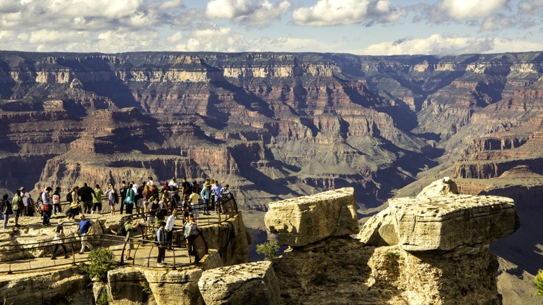 crowds mather point south rim Grand Canyon 