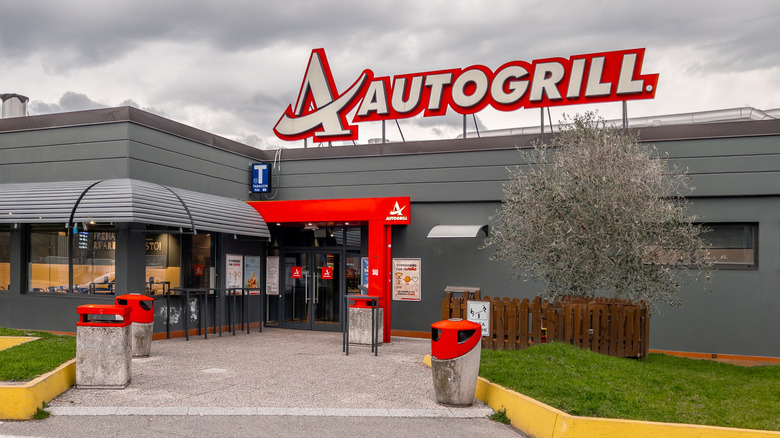 Autogrill exterior in day