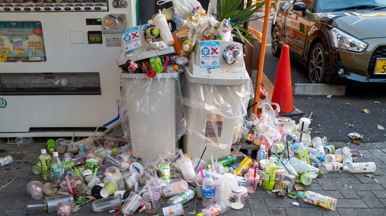 Trash in Japan 