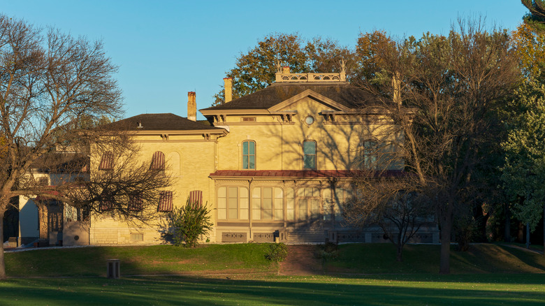 Villa Louis on a sunny day in Prairie du Chien