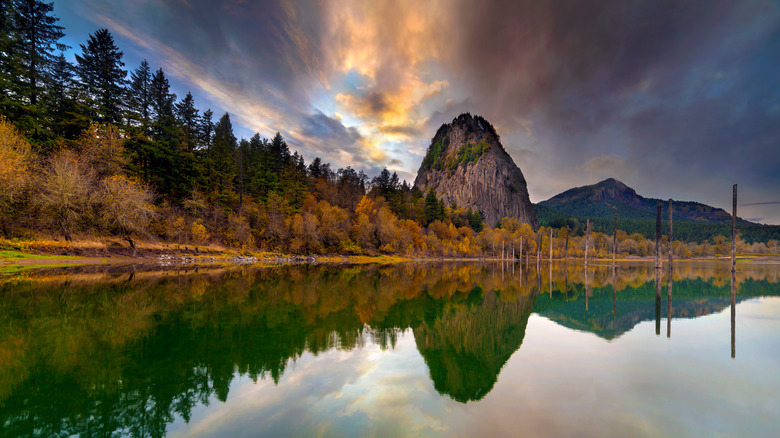 beacon rock reflected autumn foliage