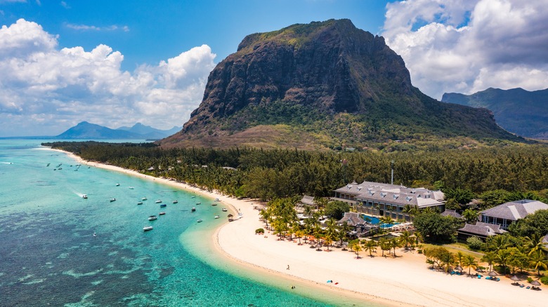 Terrain and beaches in Mauritius