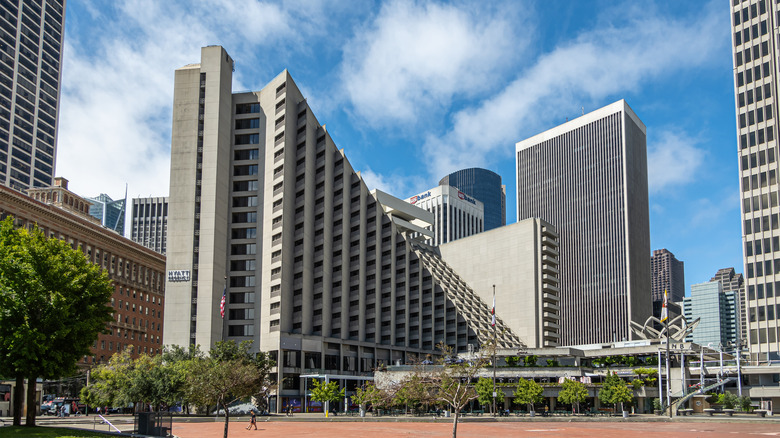 Hyatt Regency San Francisco exterior and surrounding buildings