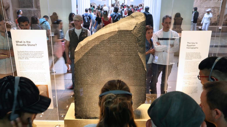 rosetta stone exhibit british museum crowd