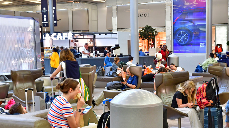 Waiting area at CDG