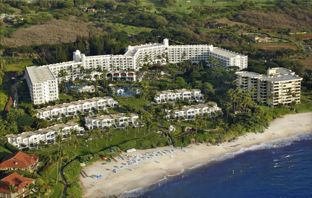 Hawaii island wedding venue: The Fairmont Kea Lani